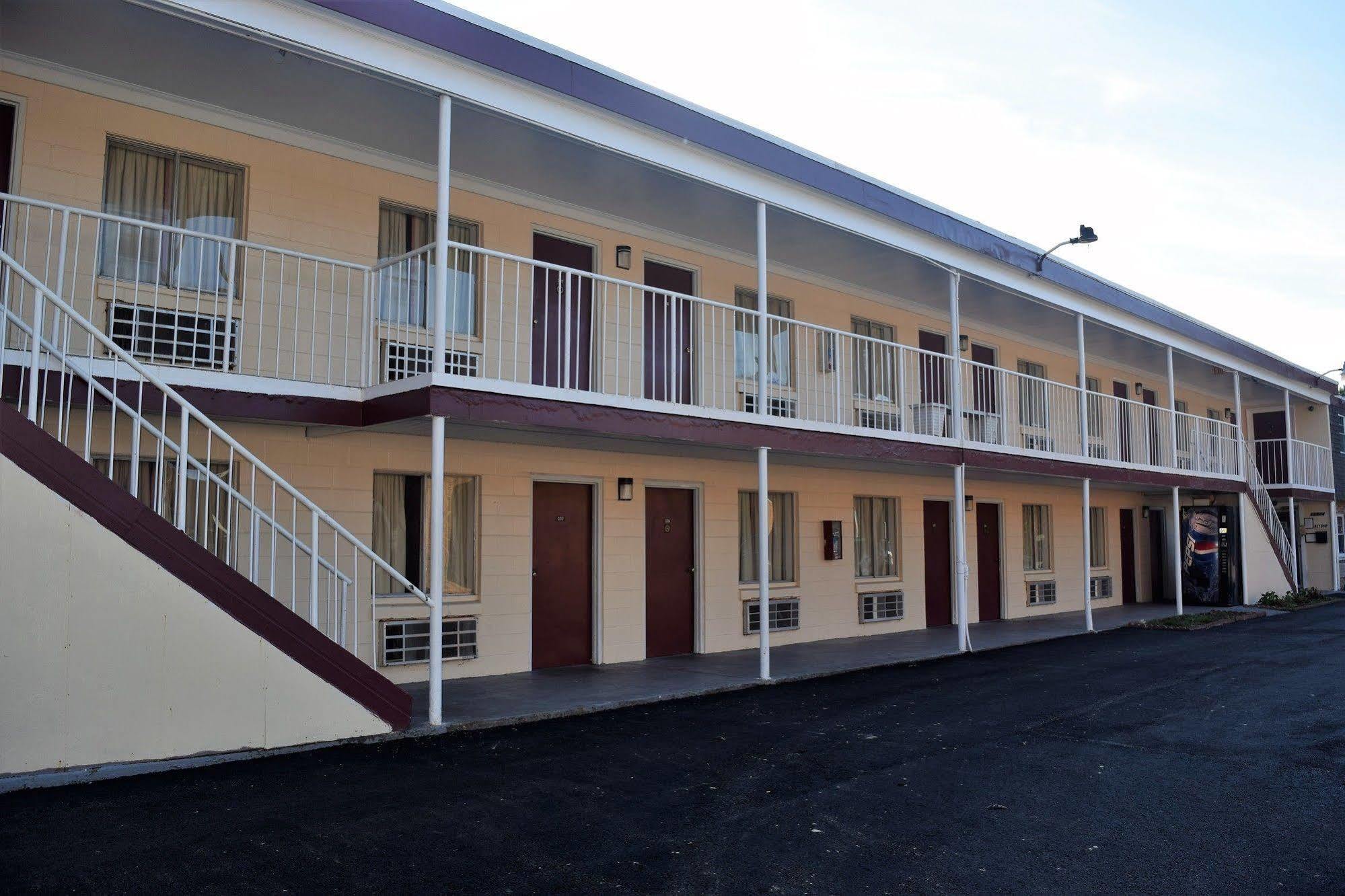 尤斯蒂斯要塞汽车旅馆 纽波特纽斯 外观 照片